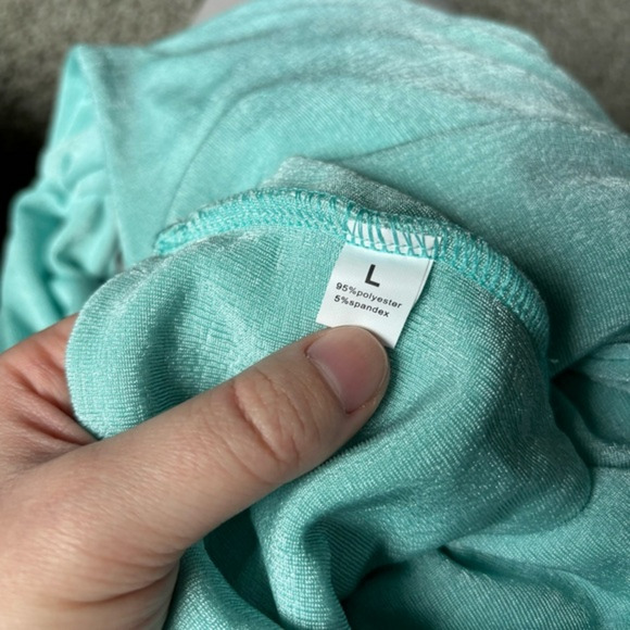 Blue Shiny Cropped Tank Top Sz L - Picture 3 of 3